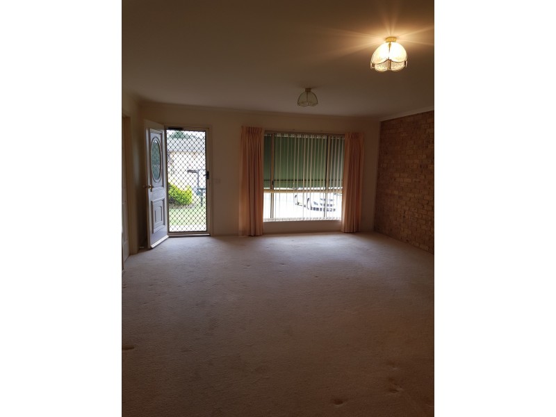 4 Caley Place, Sunshine Bay NSW 2536