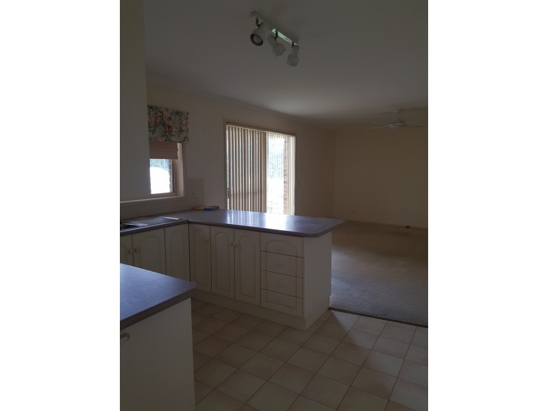 4 Caley Place, Sunshine Bay NSW 2536