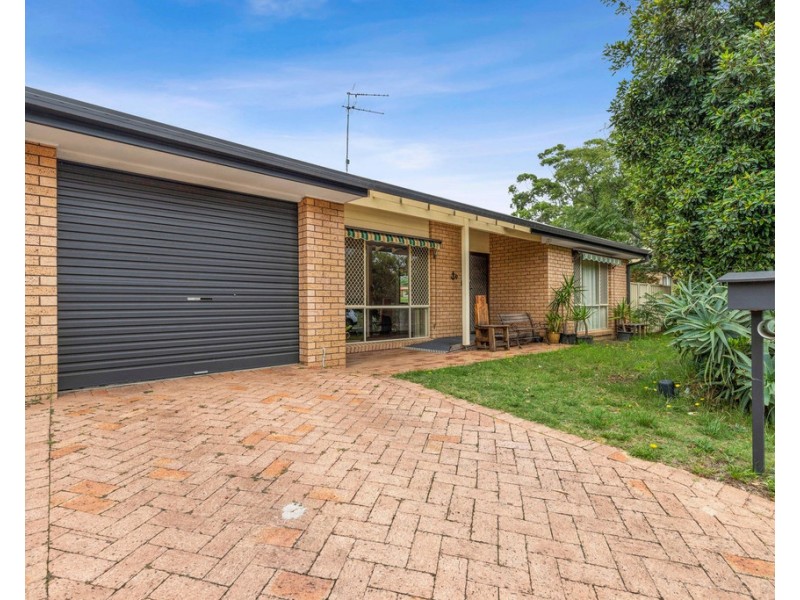 2/1 Cambridge Crescent, Broulee NSW 2537