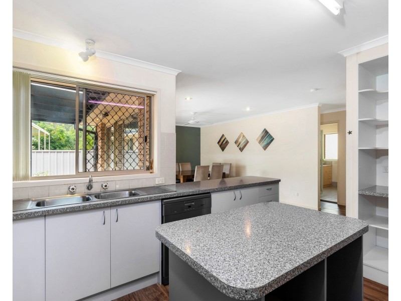 2/1 Cambridge Crescent, Broulee NSW 2537