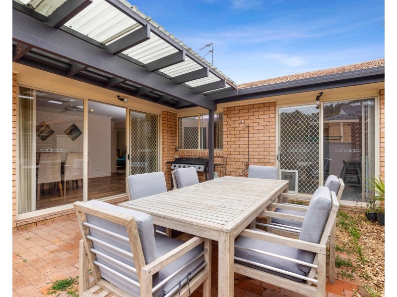 2/1 Cambridge Crescent, Broulee NSW 2537