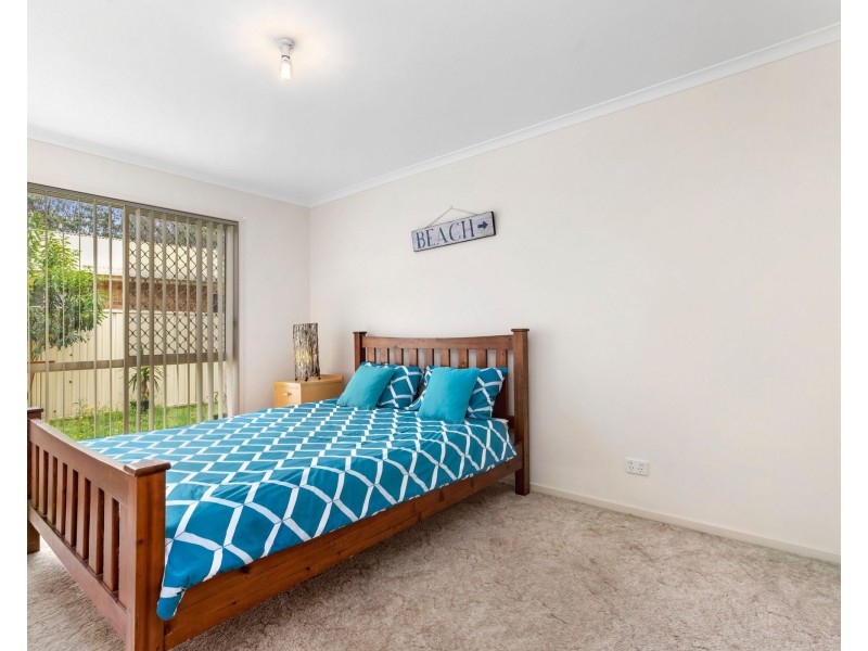 2/1 Cambridge Crescent, Broulee NSW 2537