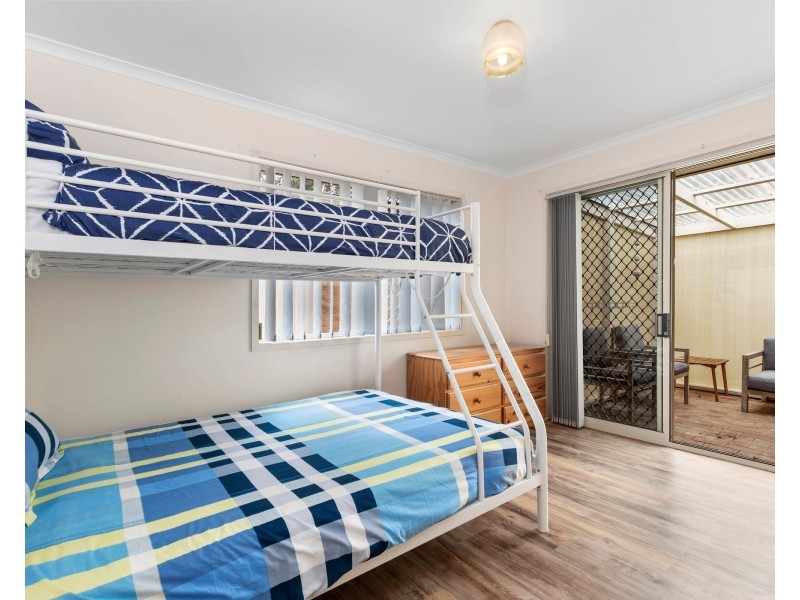 2/1 Cambridge Crescent, Broulee NSW 2537