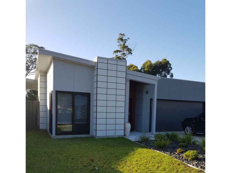 20 Gillan Grove, Broulee NSW 2537