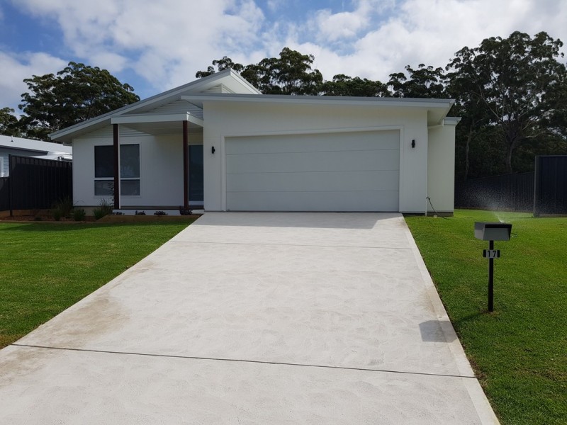 17 Gillan Grove, Broulee NSW 2537