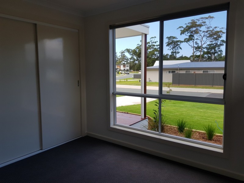 17 Gillan Grove, Broulee NSW 2537