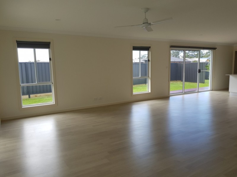 17 Gillan Grove, Broulee NSW 2537