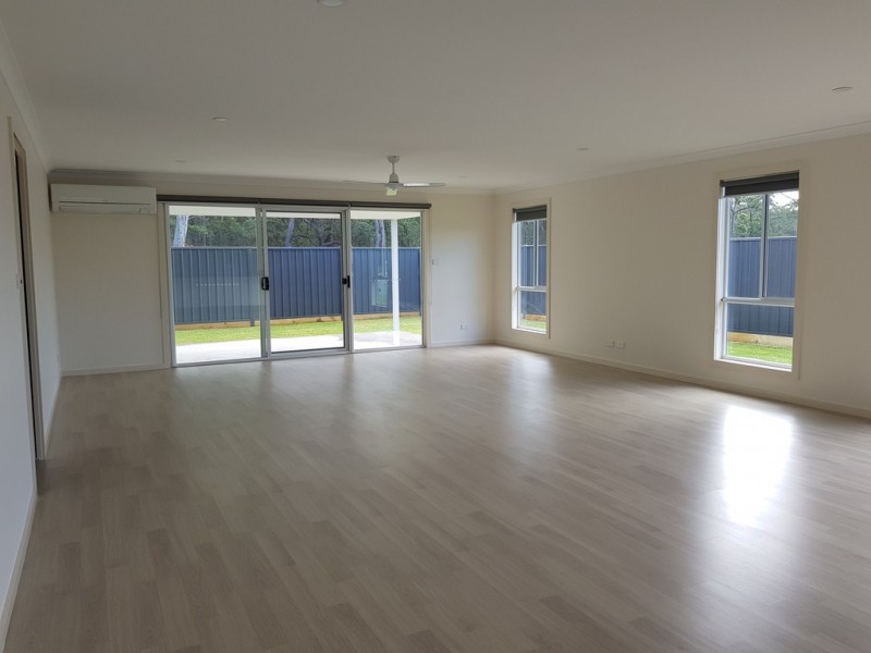 17 Gillan Grove, Broulee NSW 2537