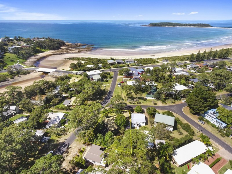 12 Candlagan Drive, Broulee NSW 2537