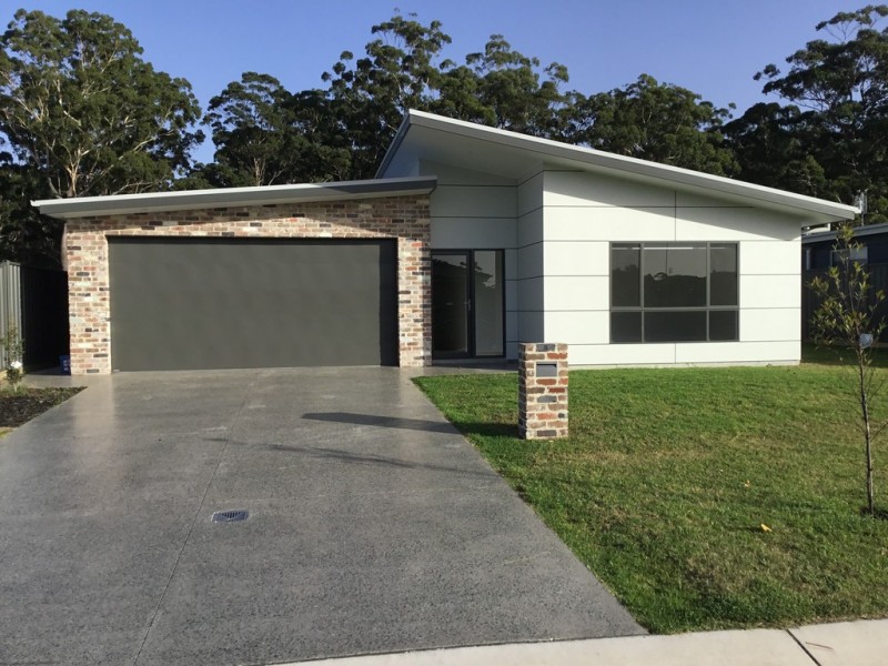 9 Gillan Grove, Broulee NSW 2537