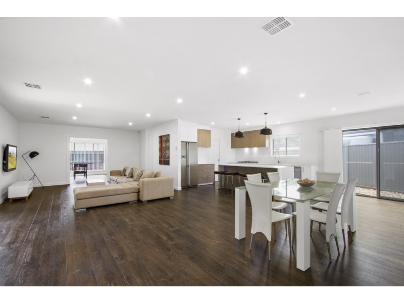 2 Caitlin Crescent, Broulee NSW 2537