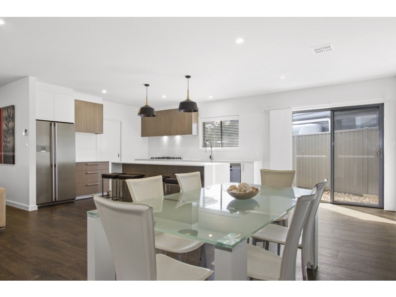 2 Caitlin Crescent, Broulee NSW 2537