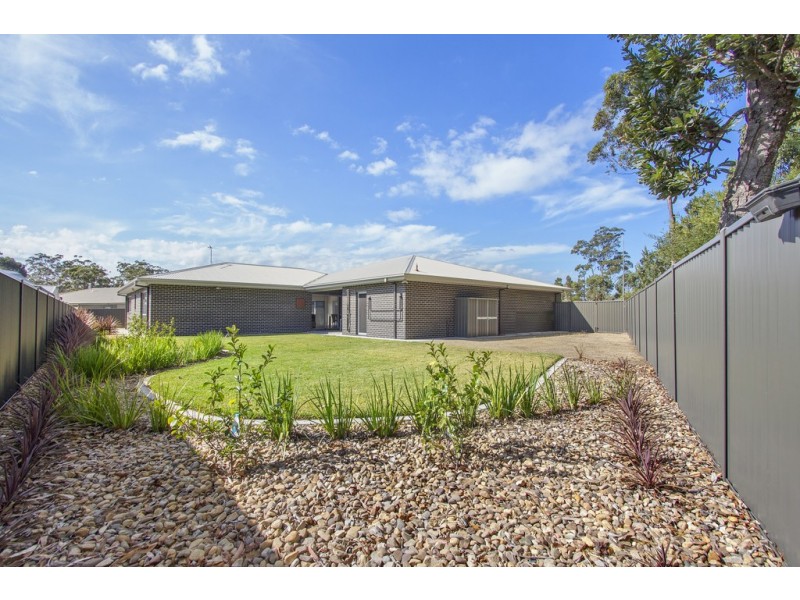 2 Caitlin Crescent, Broulee NSW 2537