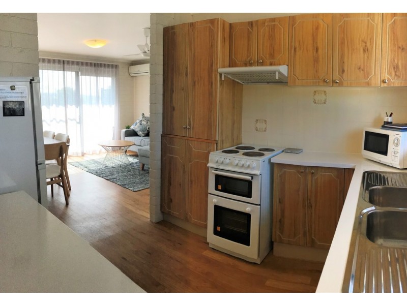11/2-6 Matthew Parade, Batehaven NSW 2536