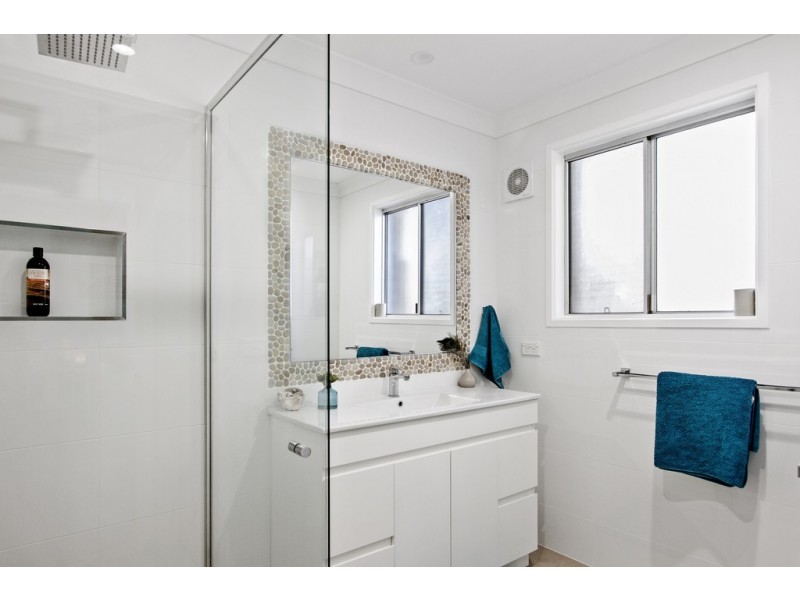 21 Pacific Street, Mossy Point NSW 2537