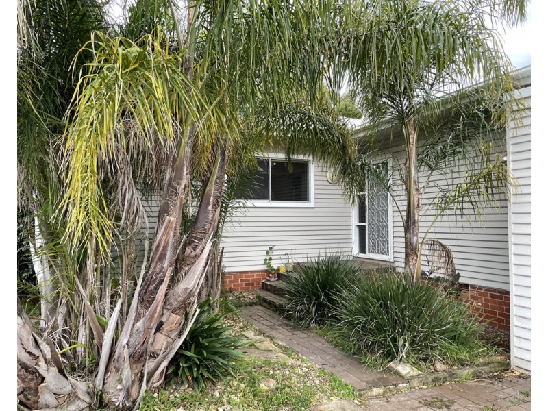 8 Shore Street, Moruya NSW 2537