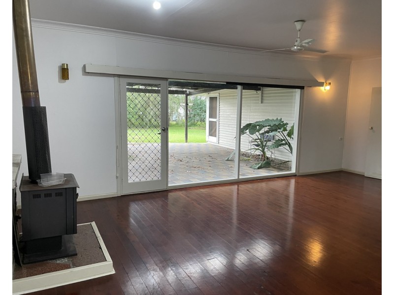 8 Shore Street, Moruya NSW 2537