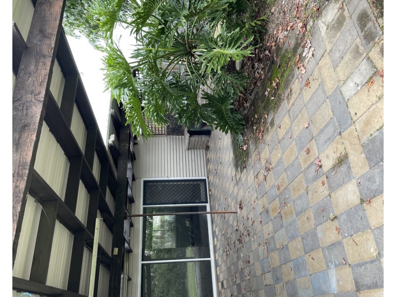 8 Shore Street, Moruya NSW 2537