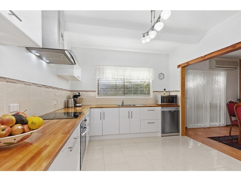 40 Cook Avenue, Surf Beach NSW 2536