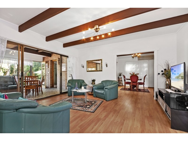 40 Cook Avenue, Surf Beach NSW 2536