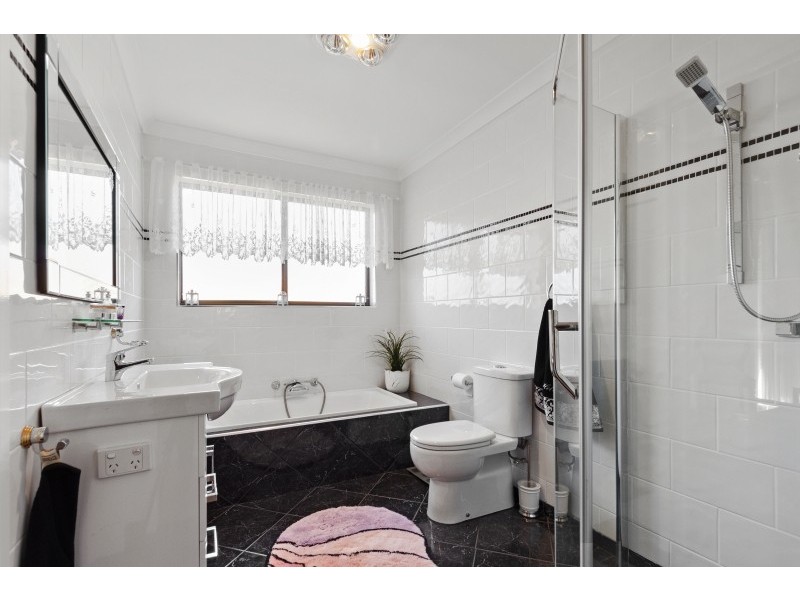 40 Cook Avenue, Surf Beach NSW 2536