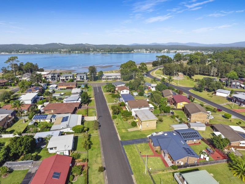 33 Wallaringa Street, Surfside NSW 2536