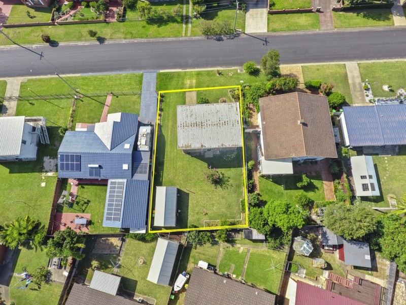33 Wallaringa Street, Surfside NSW 2536