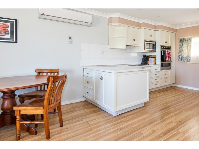 2 Wallarah Street, Surfside NSW 2536