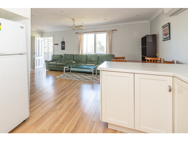 2 Wallarah Street, Surfside NSW 2536