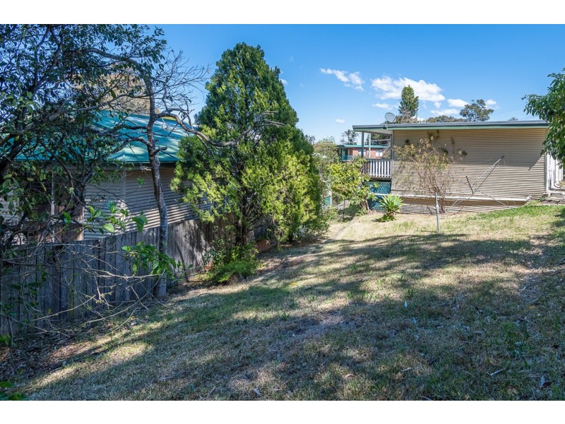 2 Wallarah Street, Surfside NSW 2536