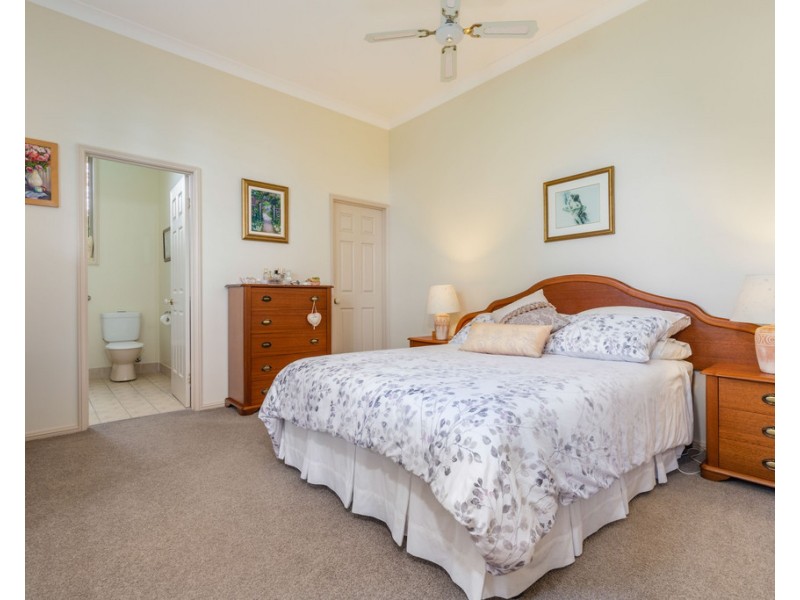 5 Banks Place, Sunshine Bay NSW 2536