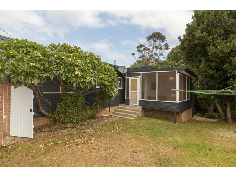 1 Nioka Avenue, Malua Bay NSW 2536