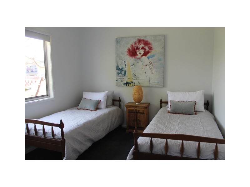 1 Nioka Avenue, Malua Bay NSW 2536