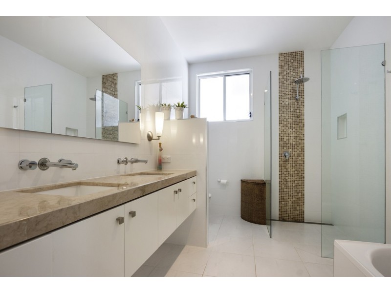 32 Candlagan Drive, Broulee NSW 2537