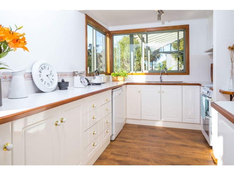 3 Riverview Crescent, Catalina NSW 2536