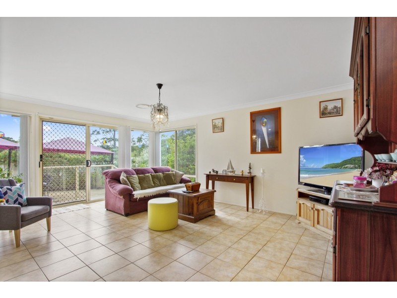 8 Henry Place, Long Beach NSW 2536