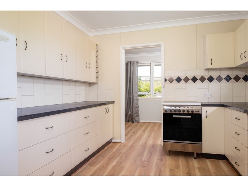 42 Bavarde Avenue, Batemans Bay NSW 2536