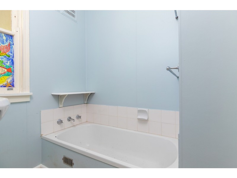 42 Bavarde Avenue, Batemans Bay NSW 2536