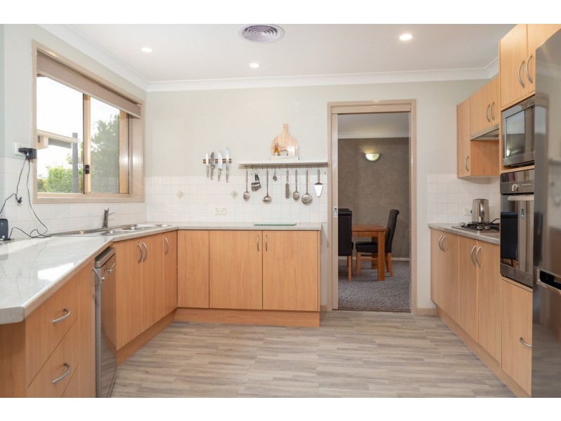 10 River Link Road, Mossy Point NSW 2537