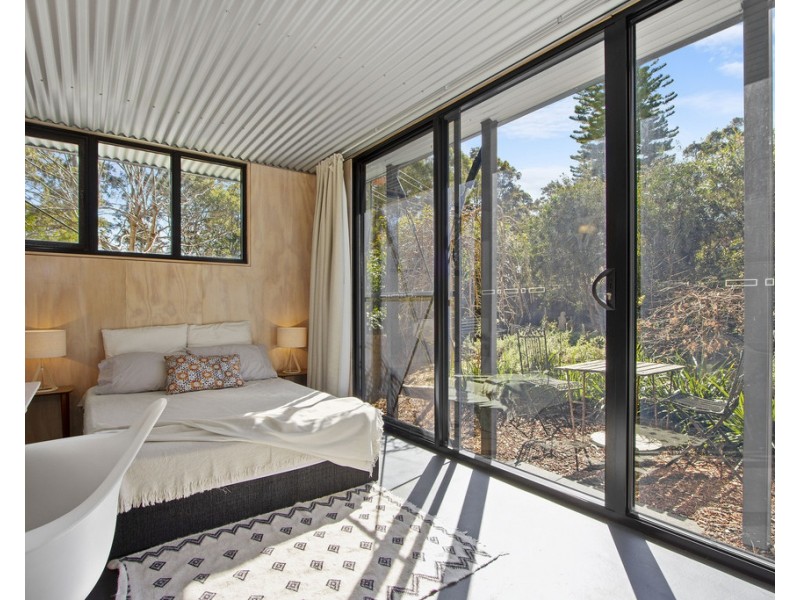 16 Annetts Parade, Mossy Point NSW 2537
