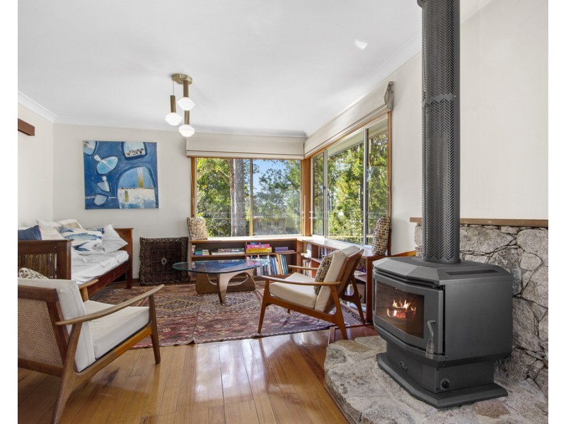 16 Annetts Parade, Mossy Point NSW 2537