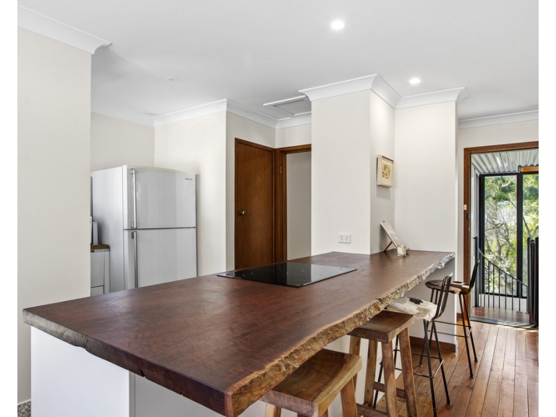 16 Annetts Parade, Mossy Point NSW 2537