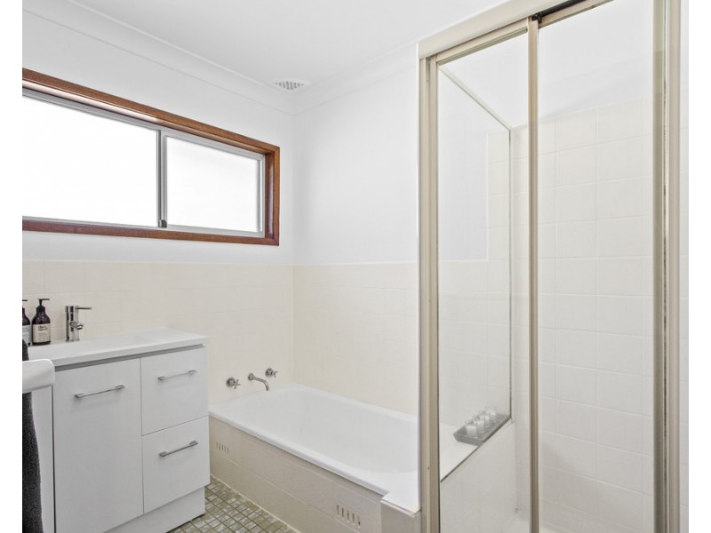 16 Annetts Parade, Mossy Point NSW 2537