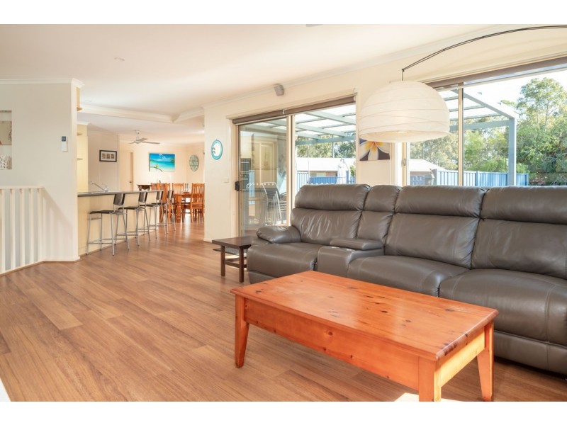 39 Thomas Mitchell Crescent, Sunshine Bay NSW 2536