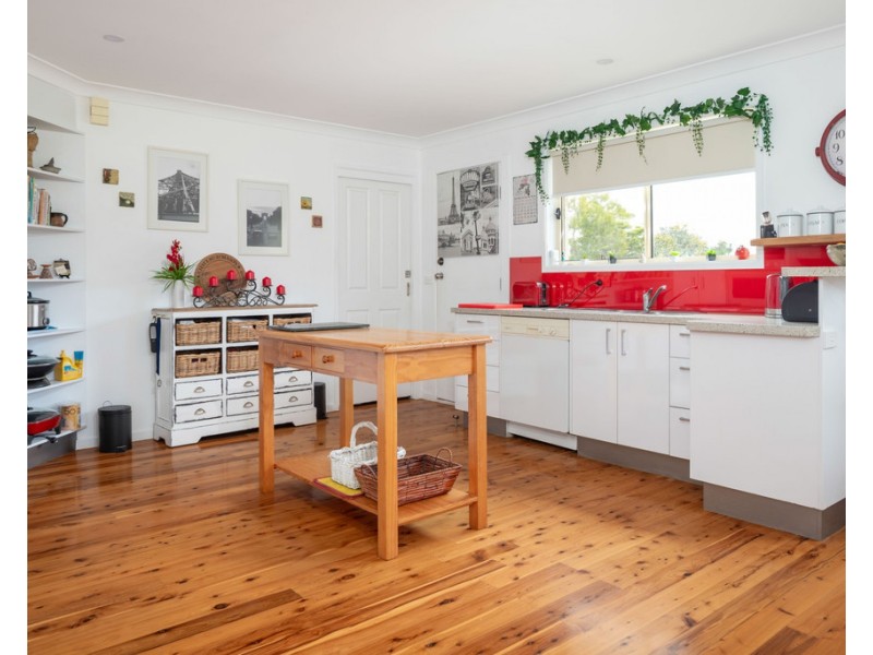 13A Bavarde Avenue, Batemans Bay NSW 2536