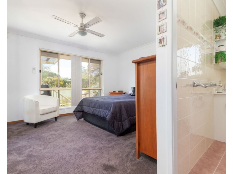 13A Bavarde Avenue, Batemans Bay NSW 2536