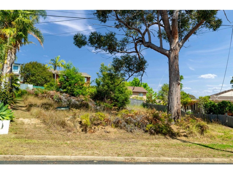 20 Cook Avenue, Surf Beach NSW 2536