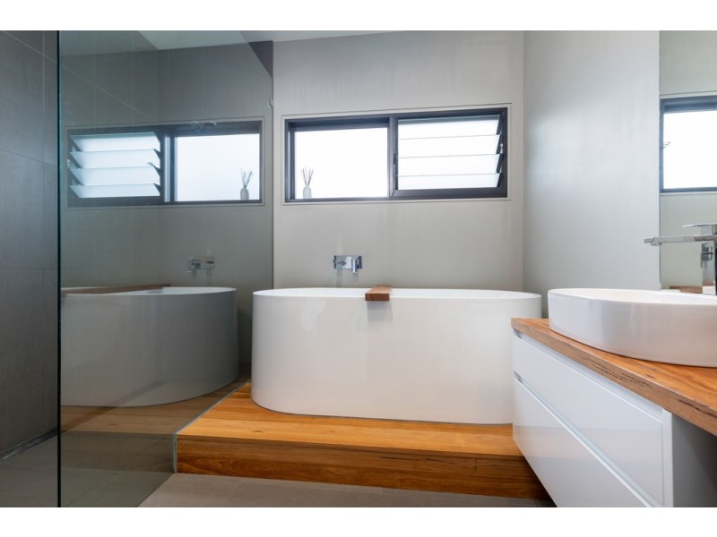 21 Bagarin Avenue, Tomakin NSW 2537