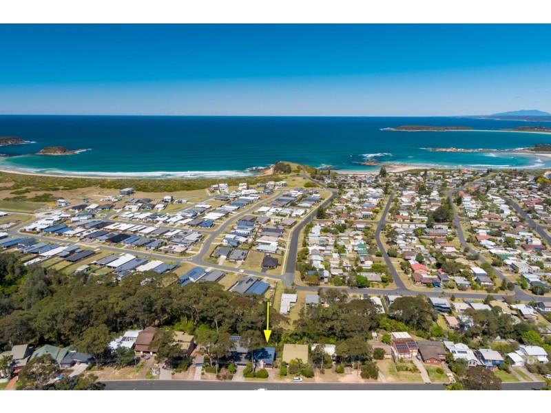 35 Forest Parade, Tomakin NSW 2537