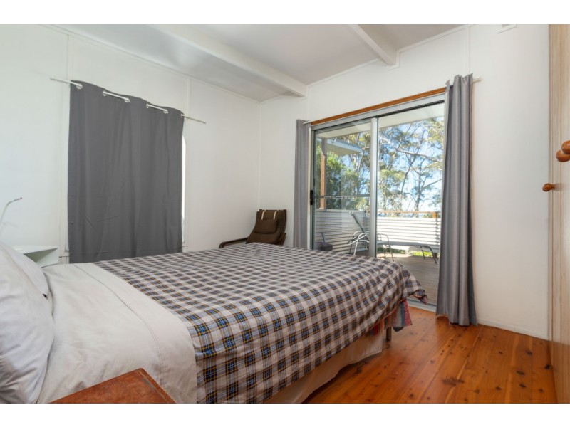 35 Forest Parade, Tomakin NSW 2537